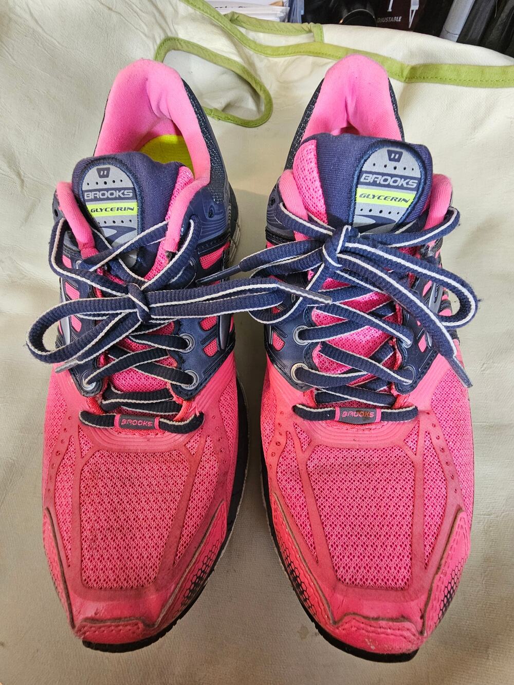 Brooks Women’s Glycerin 11 Athletic Running Shoes 1201371b813 Size 9 Pink Grey